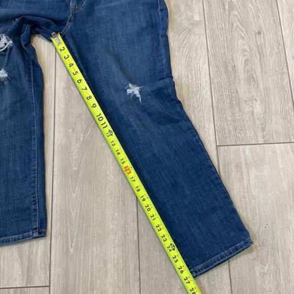 Levis Boyfriend Jeans Distressed Cropped Medium Wash Blue Denim Stretch Size 30 - Picture 10 of 11